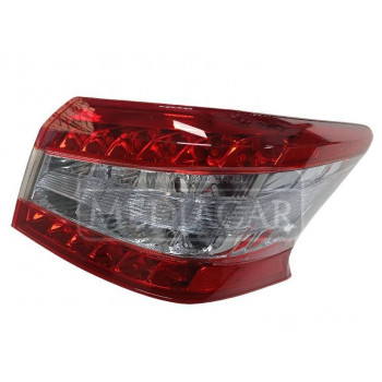 FAROL TRASERO RH B17