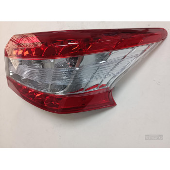 FAROL TRASERO RH B17