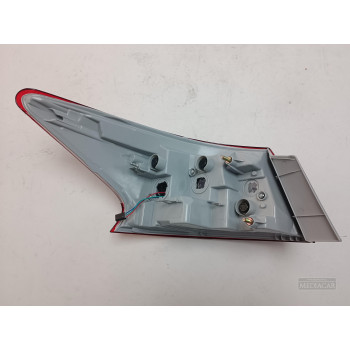 FAROL TRASERO RH B17