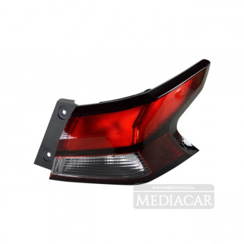 FAROL TRASERO EXT  RH VERSA