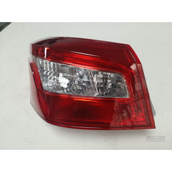 FAROL TRASERO LH B17